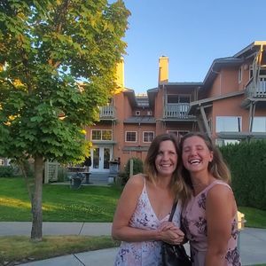 Meet your Posher, Brooke